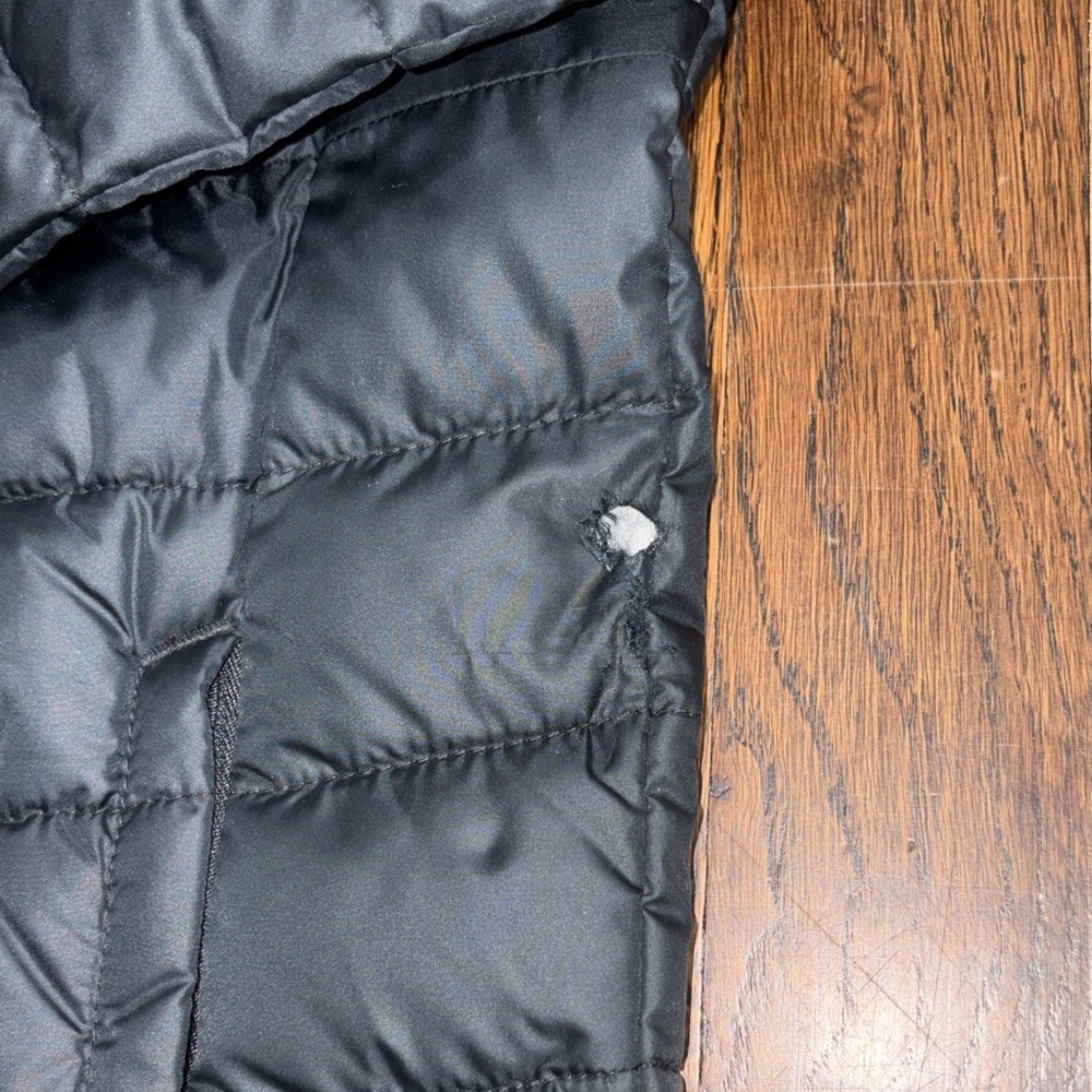 Columbia Men's Athletic Black Puffer Jacket size medium - Picture 3 of 4